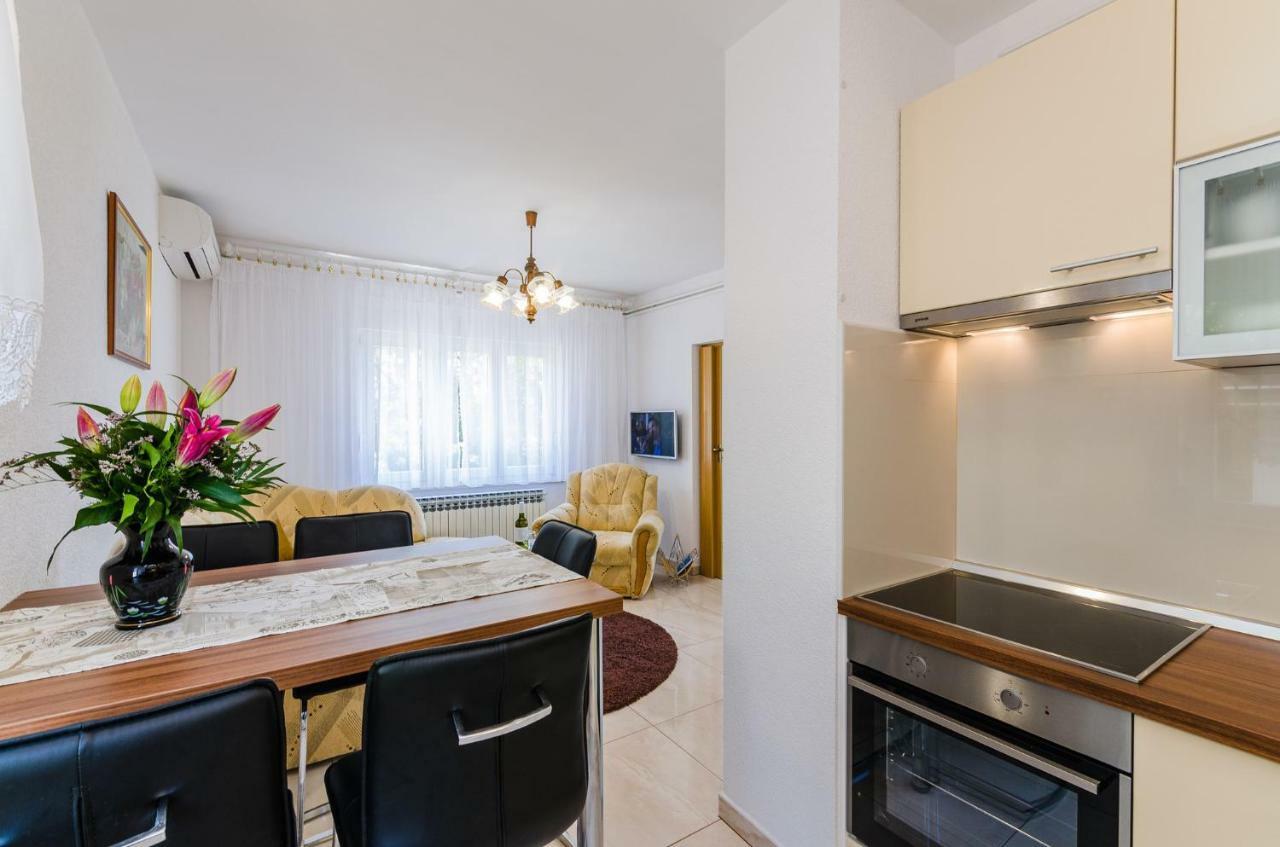 Apartment In Novi Vinodolski 15274 Povile Extérieur photo